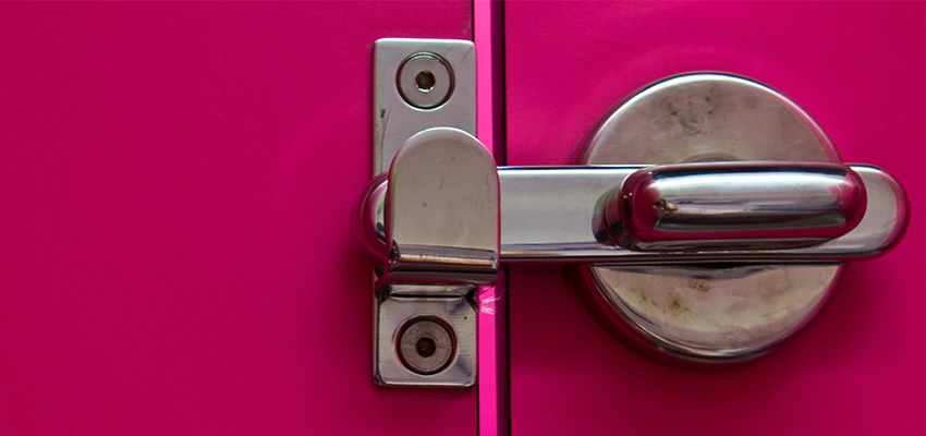 Childproof Gate Lock in Maywood, California