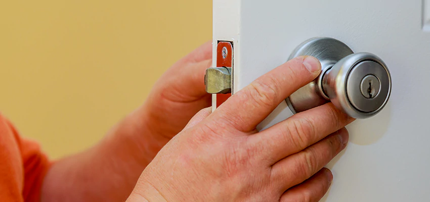 Residential Locksmith For Lock Installation in Maywood, California