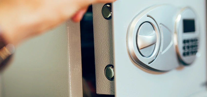 Fingerprint Safe Openers in Maywood, CA